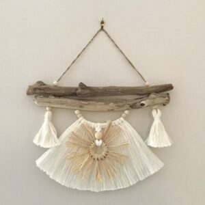 Suspension en bois flotté et macramé Tréouré